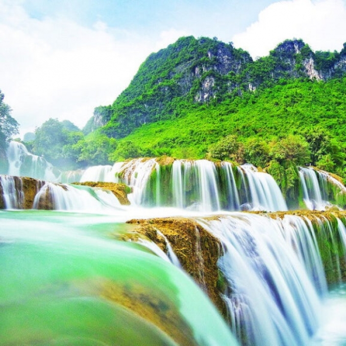 Tour Du Lịch: Hà Giang | Hồ Ba Bể | Pắc Bó | Thác Bản Giốc | Chùa Bản Giốc (5N4Đ)